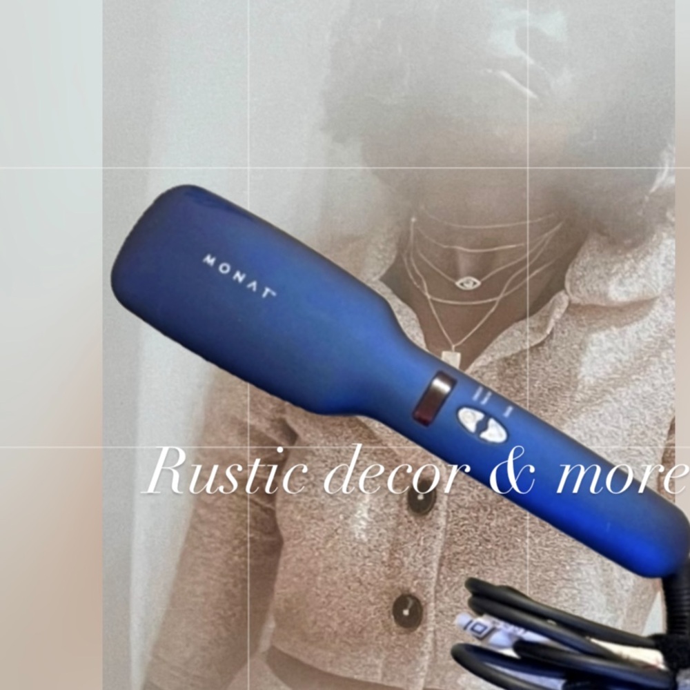 Monat Limited Edition Hair Brush HeatTool
Straightener .